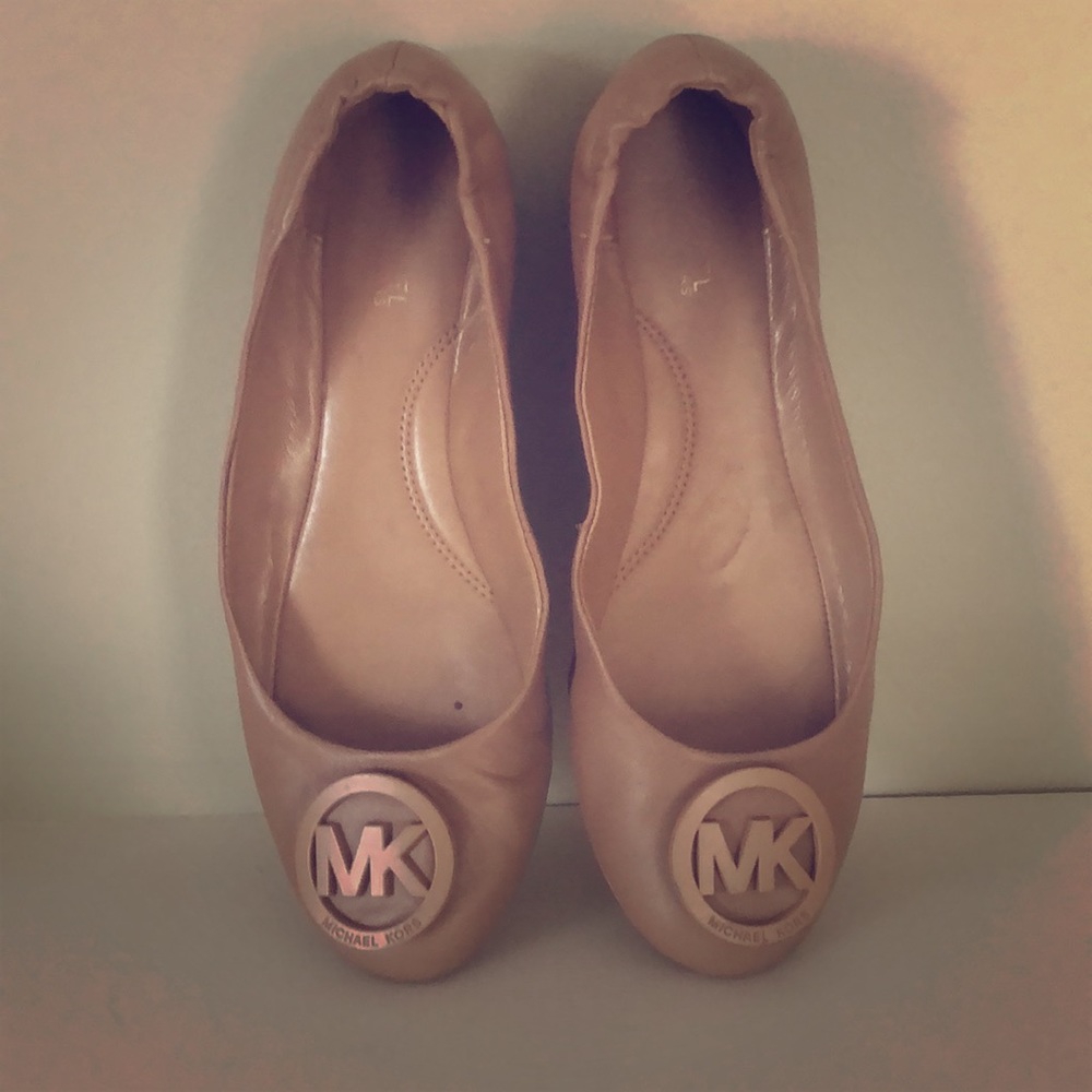 Michael Kors Size 7 Beige Ballet Flats